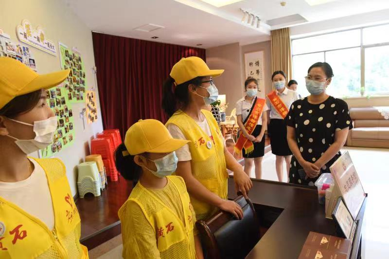 市委常委、市委宣传部部长钟丽萍来我馆调研
