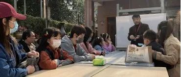 市博物馆举办雕刻印章亲子体验活动