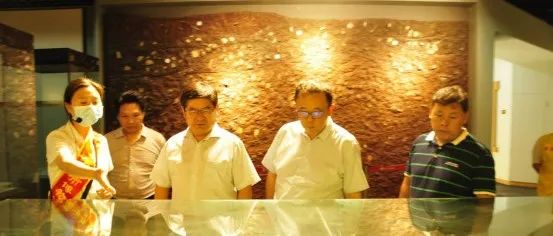 省社科联党组成员、副主席胡立强一行来我馆调研