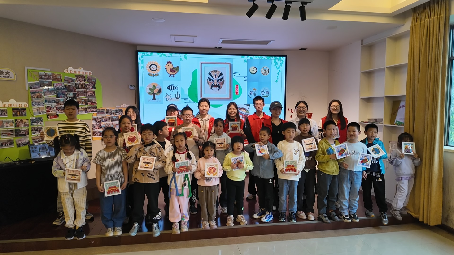 【博学堂】谷雨时节探秘忙，五谷巧拼乐无穷